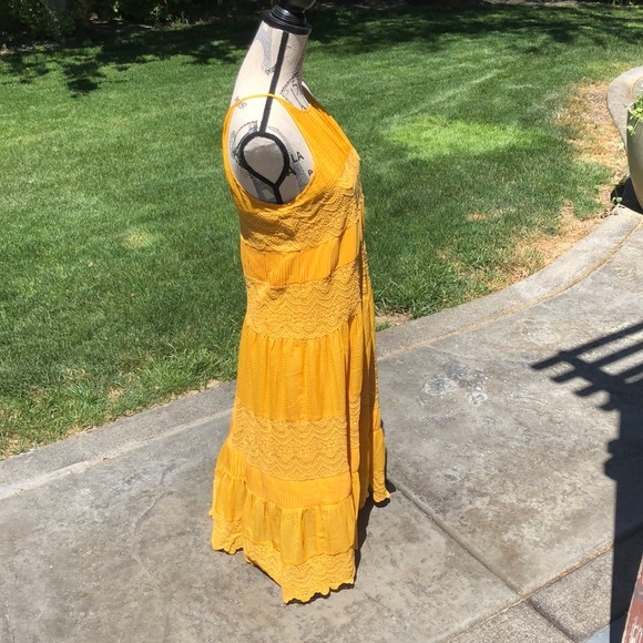 HD in Paris Anthropologie Small lace Sun dress - Picture 4 of 9